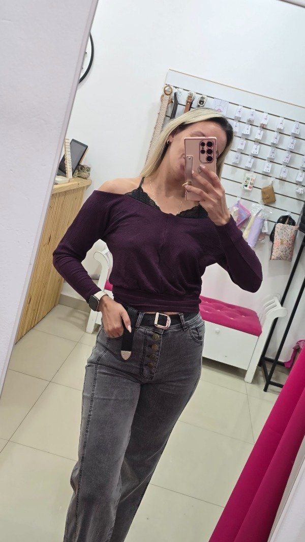 Remera Morley con Encaje Floral